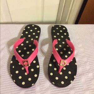 Kate Spade New York flip flops. Size 5-6.
